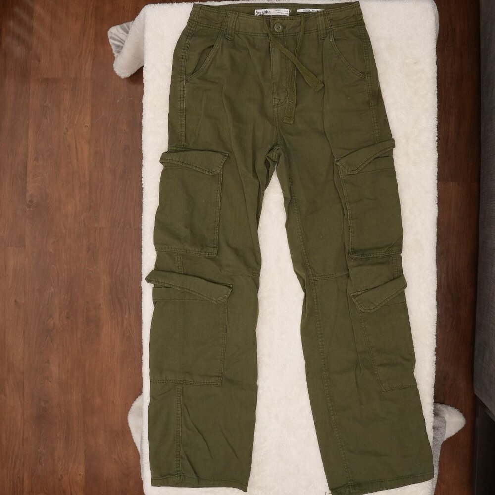BERSHKA WIDE LEG CARGO - DISCONTINUED